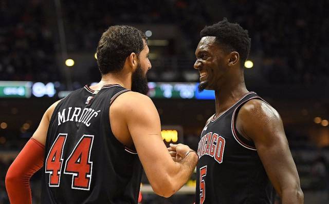 意媒：尤文冬窗很难签下贝尔纳韦，其3千万身价是主要障碍（意媒：尤文冬窗追贝尔纳韦受阻，3000万要价成最大难题）