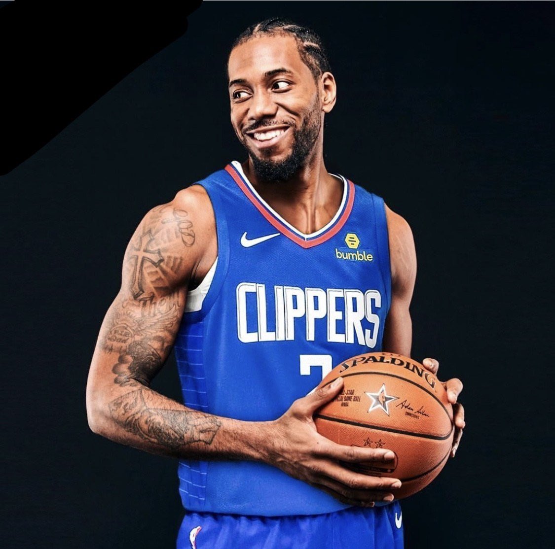 半场战报：法兰克福0-0美因茨，双方破门乏术（半场快讯：法兰克福0-0美因茨，场面胶着难破门）