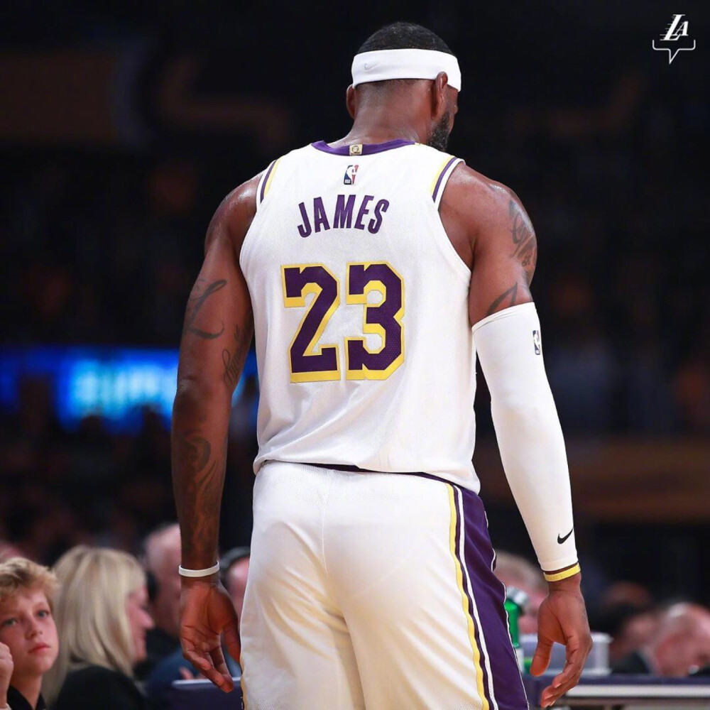 最想“偷师”队友的哪种特质？泽林斯基：姆希塔良的足球智慧（泽林斯基：最想偷师姆希塔良的足球智慧）