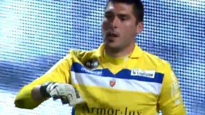 主裁：夸安萨拉拽丘库埃梅卡没判罚？这是极轻微、无效的拉拽