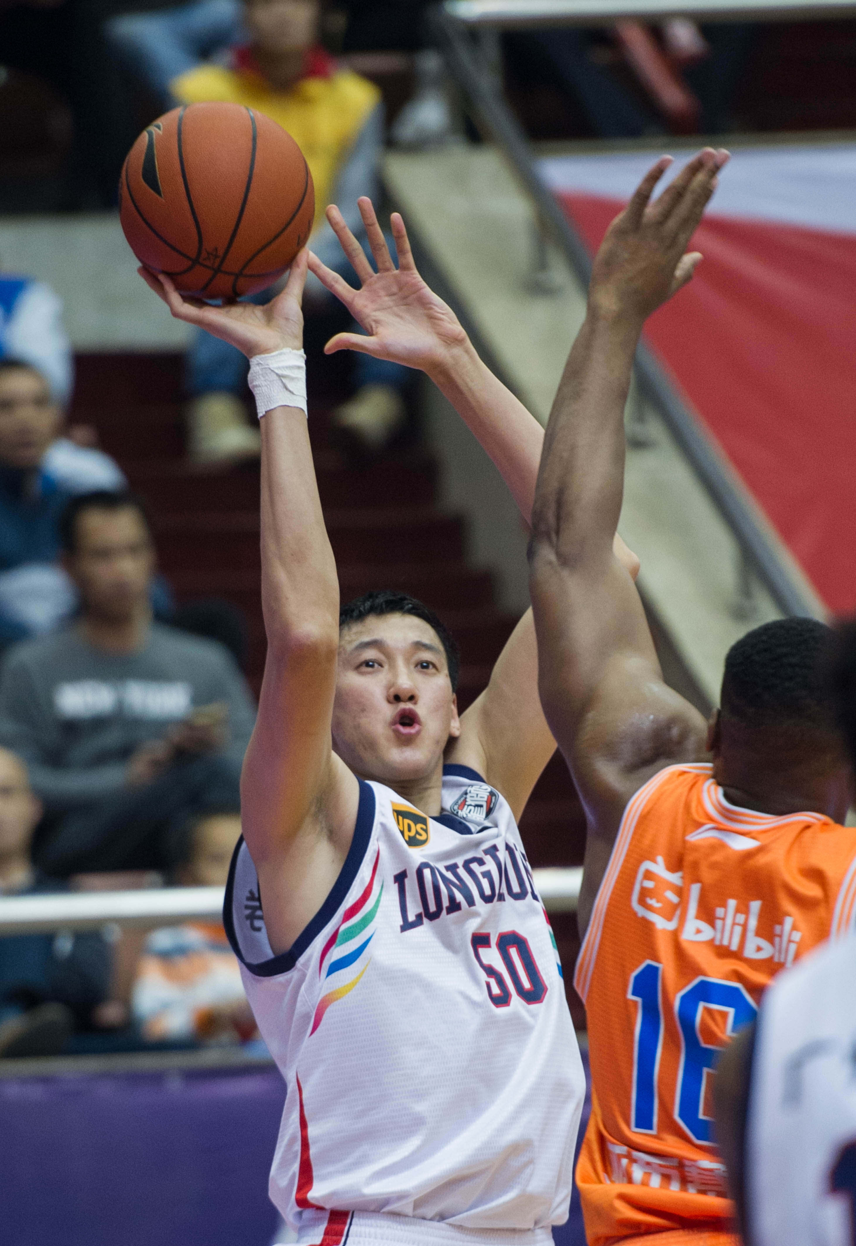 巴萨名宿洛沃-卡拉斯科：弗里克离开的可能性比留下更大（巴萨传奇洛沃-卡拉斯科：弗里克更可能选择离开而非留下）