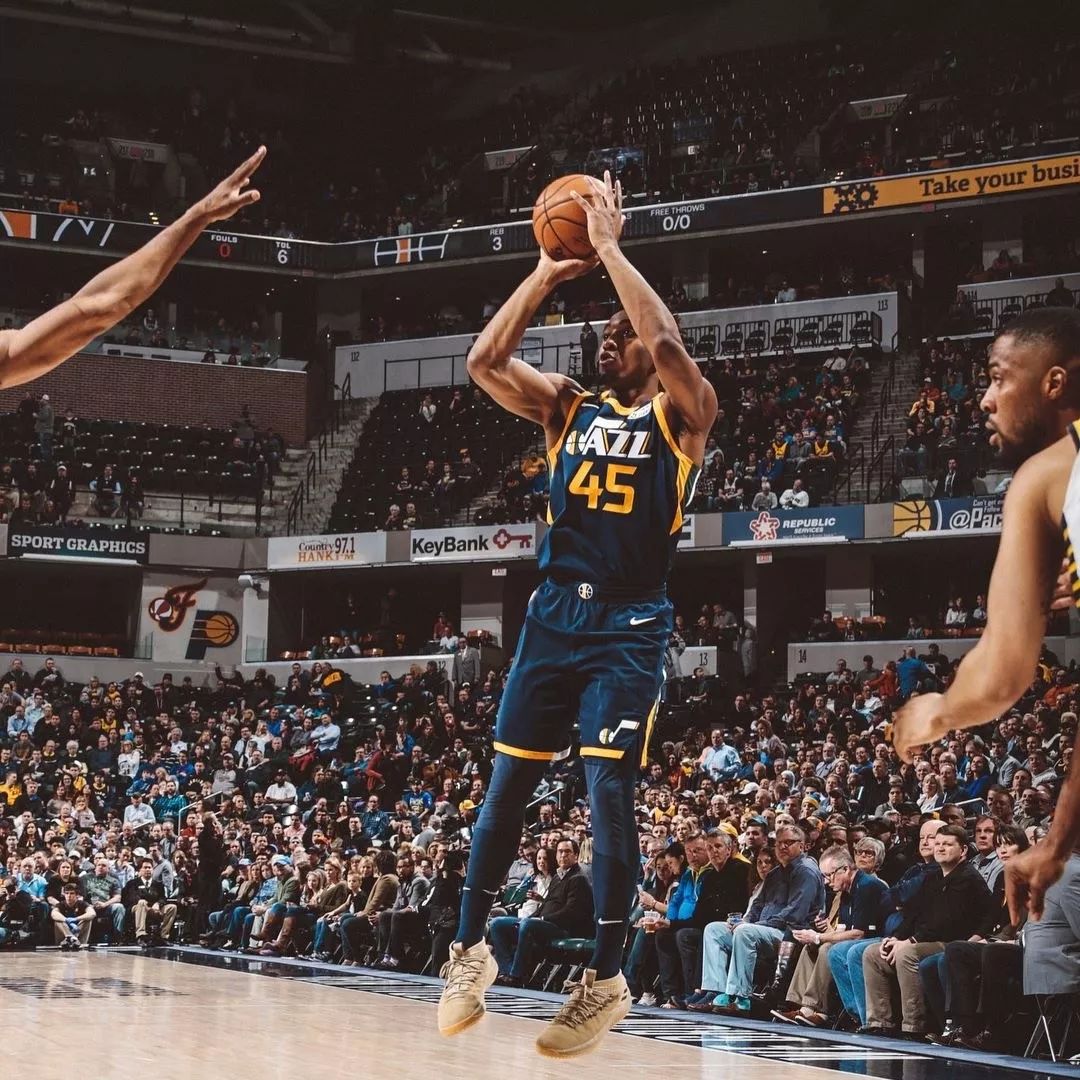 多夫比克：这次的伤势比较麻烦，但再过一个月我就会复出（多夫比克：伤情较棘手，预计一个月后回归）