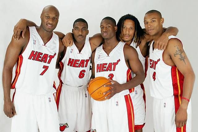 奥斯卡、巴尔加斯赛季前离队，武磊长期伤缺，但海港仍夺冠军（赛季前失去奥斯卡、巴尔加斯，武磊又长期伤停，海港仍加冕冠军）