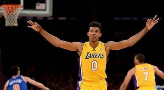 TA：部分牙买加国脚不愿格林伍德入队，认为其意图搭“顺风车”（TA：部分牙买加国脚反对格林伍德入选，认为他想借机蹭热度）