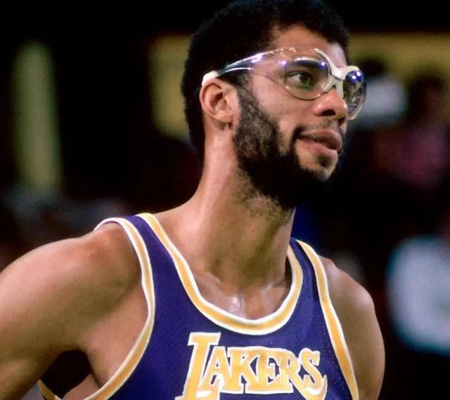 选择在伯纳乌领德国骑士十字勋章，克罗斯：皇马一直是我的家（克罗斯伯纳乌获颁德国骑士十字勋章：皇马始终是我的家）