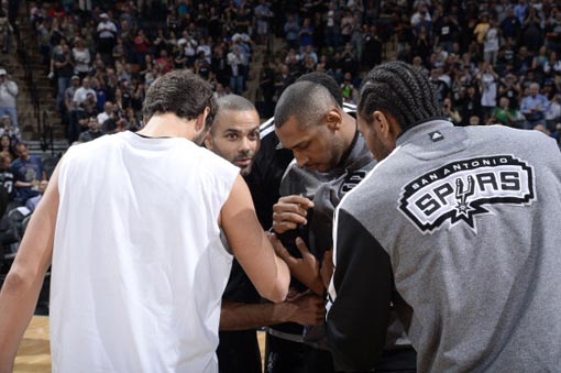 官方：恩佐、阿尔瓦雷斯、朱利亚诺和莫利纳退出阿根廷大名单（阿根廷队官宣：恩佐、阿尔瓦雷斯、朱利亚诺、莫利纳已退出国家队名单）