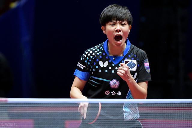 满了紧张的 满了紧张的